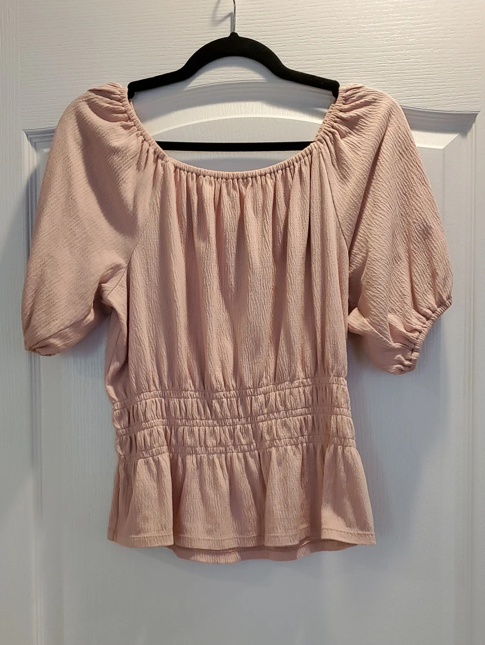 LOFT Blush Pink Peasant Top with Puff Sleeves. Size Small. Cute, Cheek, Girly.
